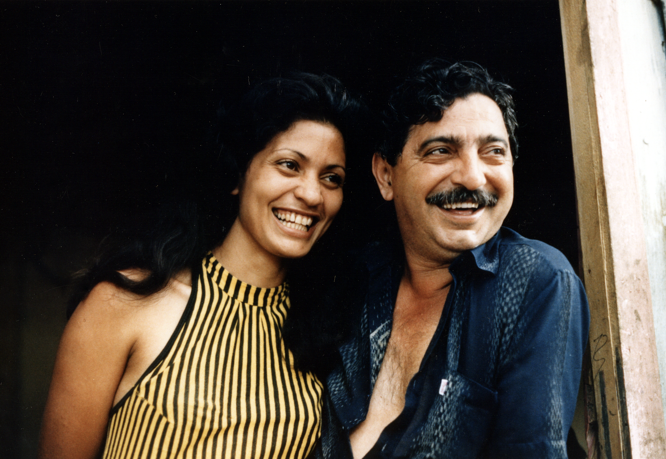 Chico Mendes smiling with a woman